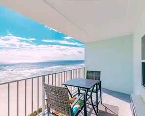Private balcony with stunning Gulf views!