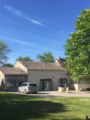 Front view of property