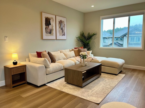 Cozy & Stylish Lounge Spot ️