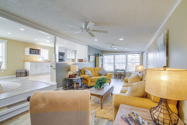 Tunica Vacation Rental | 3BR | 2BA | Steps Required | 1,080 Sq Ft