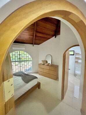 BR#1
Master Bedroom & En-Suite Bathroom - Queen Bed made with Costa Rican Wood