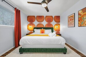 Bedroom vibes: retro 1970s style with a touch of elegance