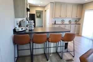 Full kitchen
