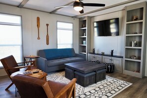 Wifi, smart tv, boardgames