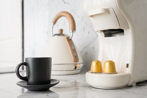 Kaffee und/oder Kaffeemaschine