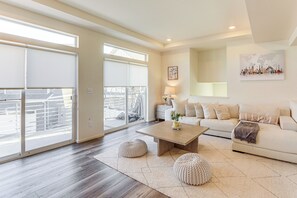 Living Room | 2nd Floor | Free WiFi | Central A/C & Heating