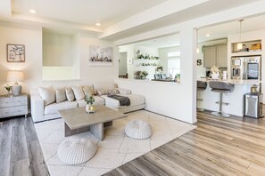 Living Room | 2nd Floor | Smart TV