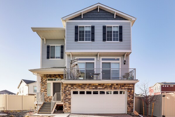 Aurora Vacation Rental | 2BR | 1.5BA | Stairs Required | 1,900 Sq Ft