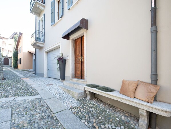Wand, Tür, Flooring, Zuhause, Fussboden, Verbundwerkstoff, Beton, Flagstone, Blumentopf