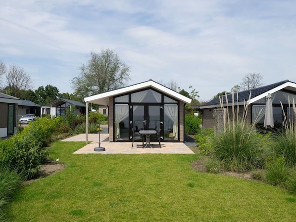 Schwimmbad, Gartenmöbel, Verbundwerkstoff, Schatten, Resort, Freizeit, Eco Hotel, Garten, Landscaping, Garten