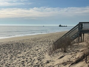 Croatan beach 1 min walk.