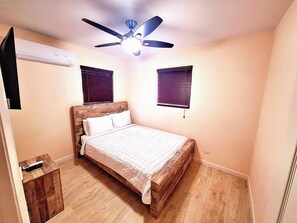 Bedroom with smart TV 