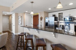 Kitchen 06