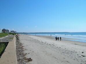 Beach walks to the inlet to the north and the jetty to the south.