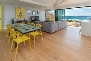 Living/dining area with room to relax and enjoy the view, any time of the day.