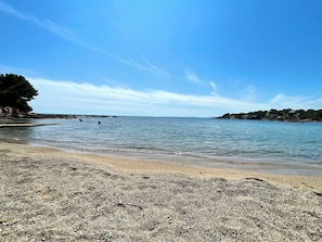 -img.tag.beach-
