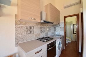 Autumn, Kitchen, Spring, Summer