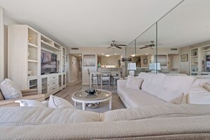 Living/Dining Areas