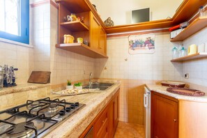 Autumn, Kitchen, Spring, Summer