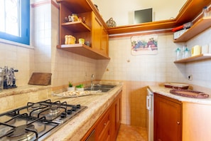 Autumn, Kitchen, Spring, Summer