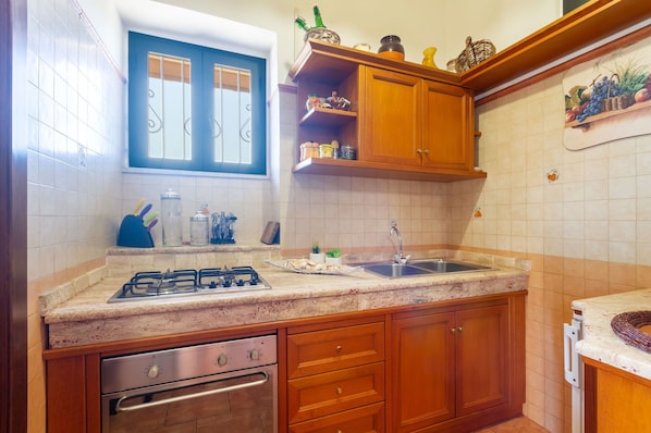 Autumn, Kitchen, Spring, Summer