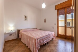 Autumn, Bedroom, Spring, Summer