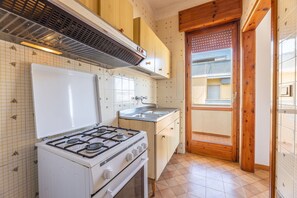 Autumn, Kitchen, Spring, Summer