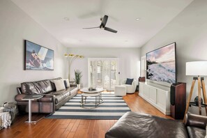 Living Space with 100" Smart TV 