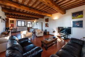 Autumn, Dining Room, Living Room, Spring, Summer, Winter