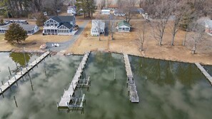 Dockside: Private spot to tie up and relax