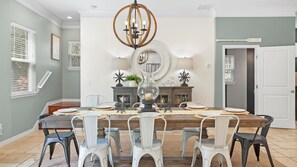Gorgeous space to dine with all your family! 