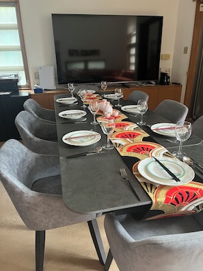 Host memorable meals in this beautifully set dining space with modern elegance