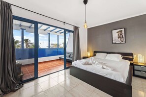 Dormitorio principal con acceso a terraza privada, descanso asegurado