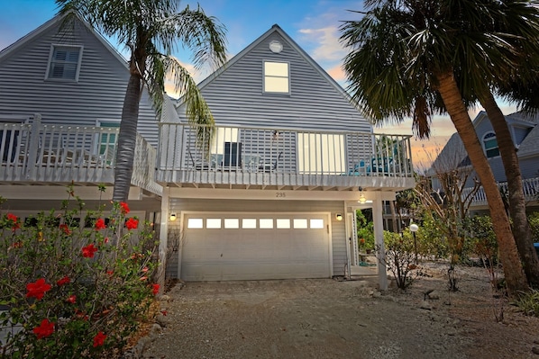 Island Breeze by AMI Accommodations