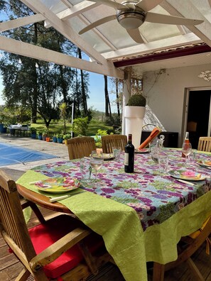 Outdoor dining