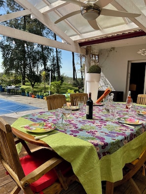 Outdoor dining