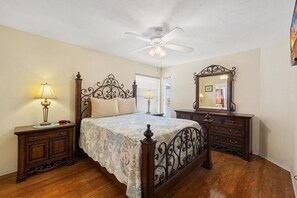 Main bedroom with queen bed and ensuite