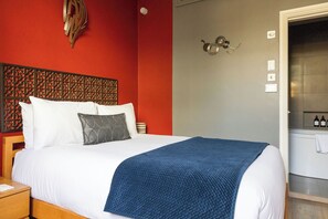 Bedroom 1, en suite. 