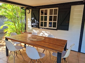 Outdoor dining