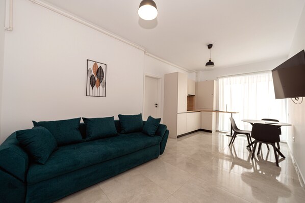 Living, Zona de relaxare, Zona de luat masa, Bucatarie
