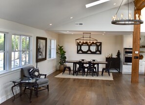 Dining room, seating for 6