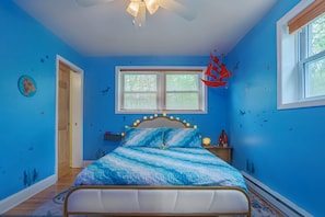 Ocean Abyss Room with Queen-sized bed