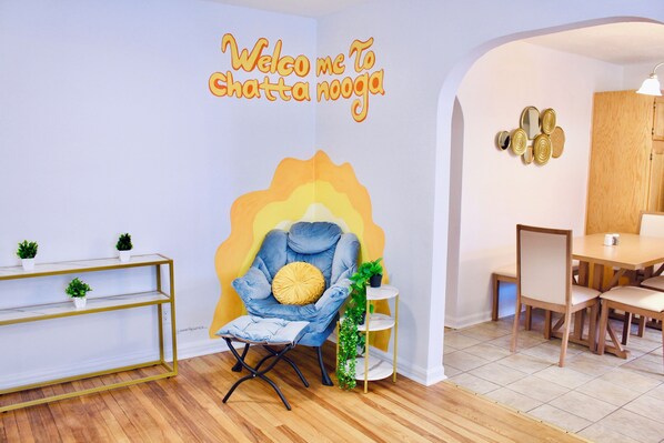 Comfortable lazy chair perfect to relax or pose for a photo!