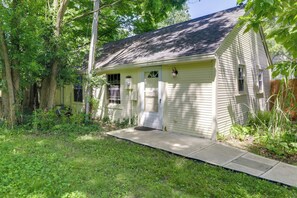 Unit Exterior | Self Check-In | 0.6 Mi to Downtown Yellow Springs