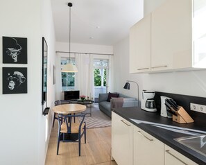 Blick durch die Ferienwohnung 01