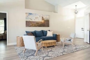 Living Room (3)