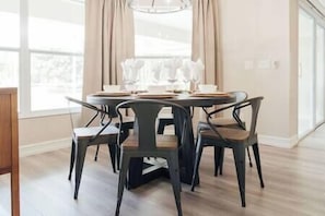 Dining area (1)