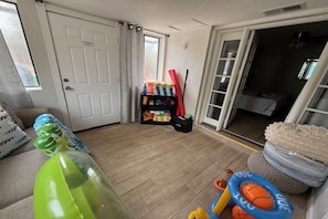 Sunroom (2)