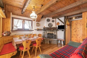 Living and dining room