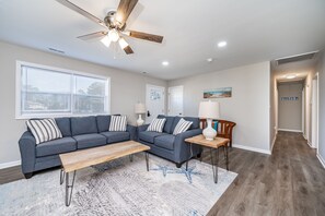 Family Room (2)